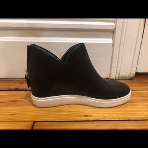 Dr. Scholl’s sneaker bootie